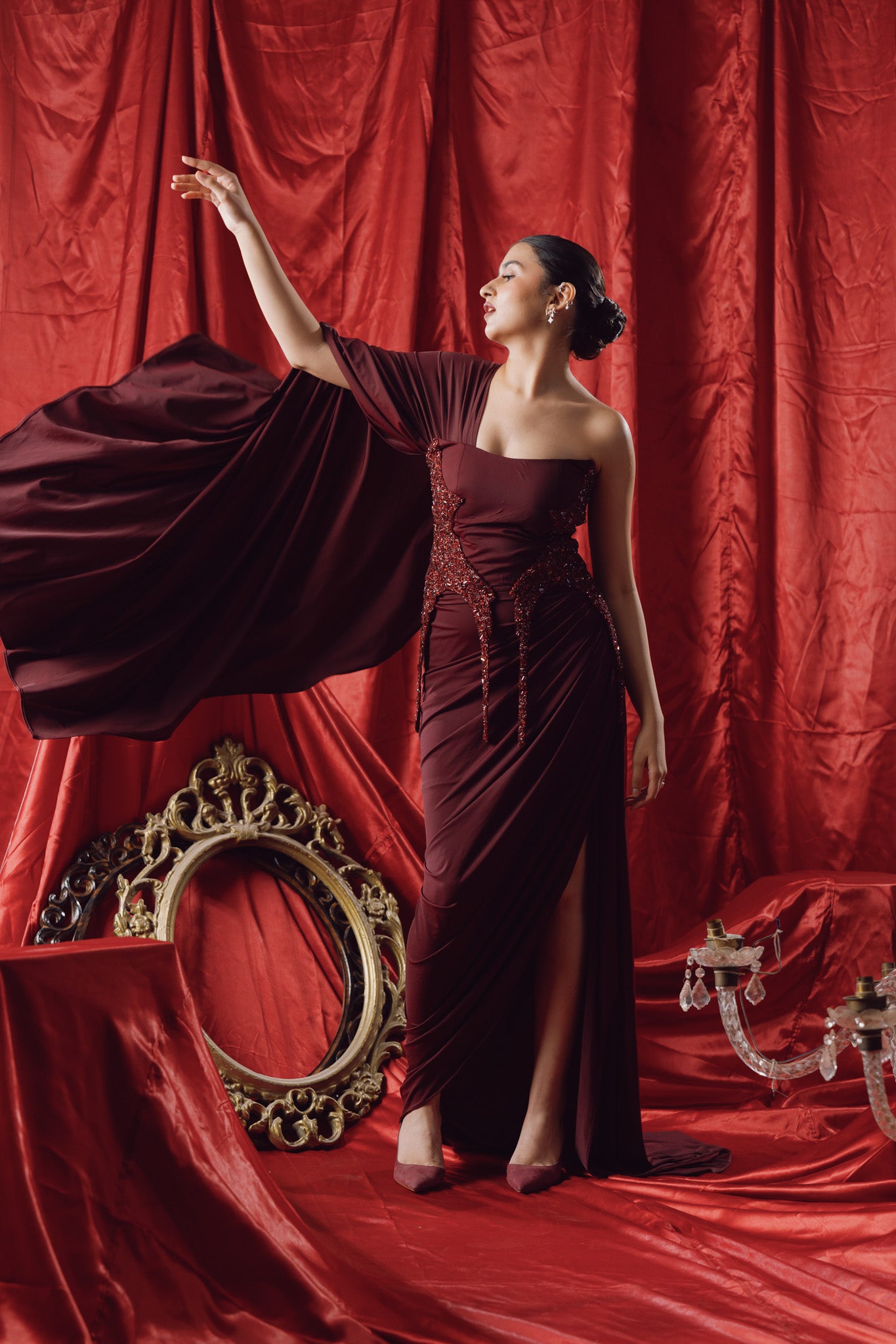 Crimson grip saree