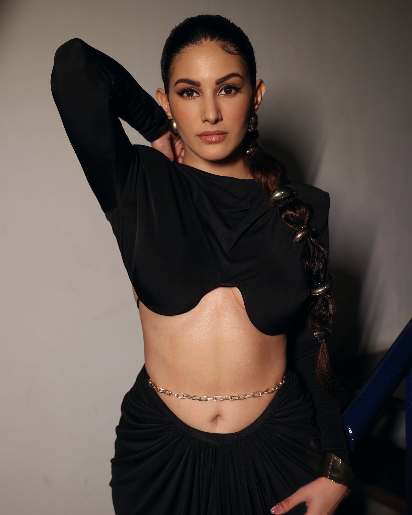 Amyra Dastur Nefertiti Black
