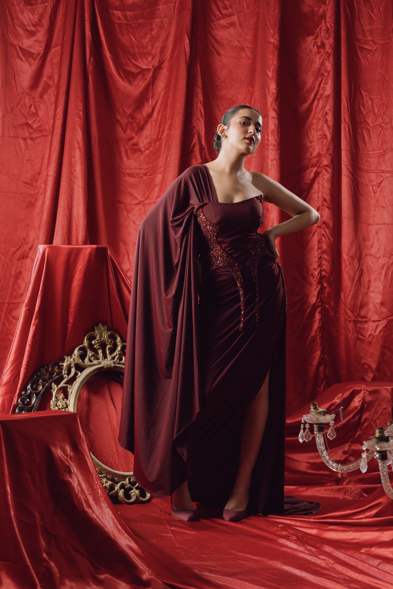 Crimson grip saree